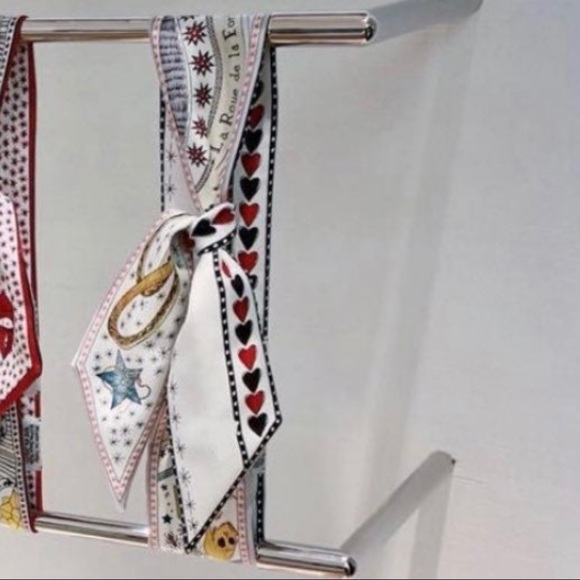 Decorative purse handle wrap double sided heart and cosmo design purse scarve - Picture 3 of 6